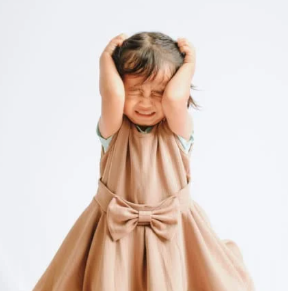 kekerasan dalam pengasuhan, disiplin positif anak, parenting tanpa kekerasan, cara mendidik anak tanpa marah, trauma anak karena orang tua, pola asuh ibu muda, 